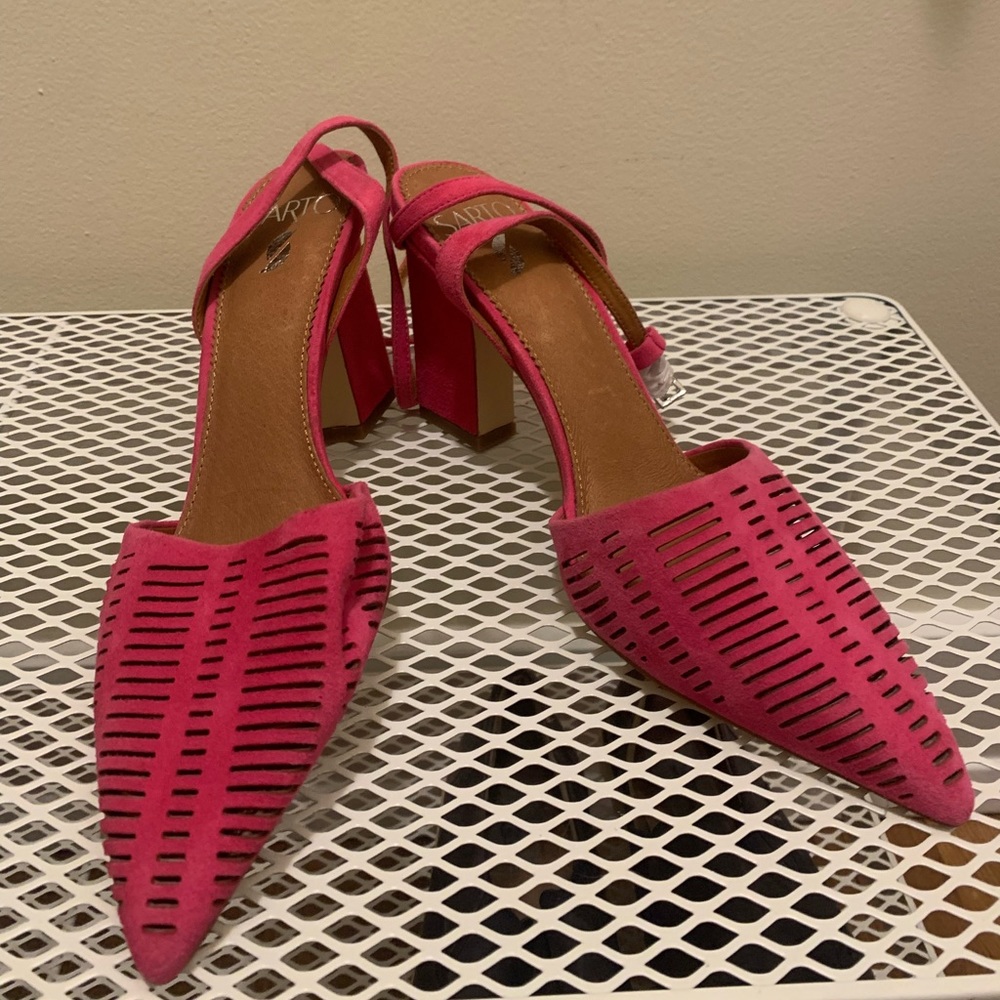 Pink leather Sarato heels